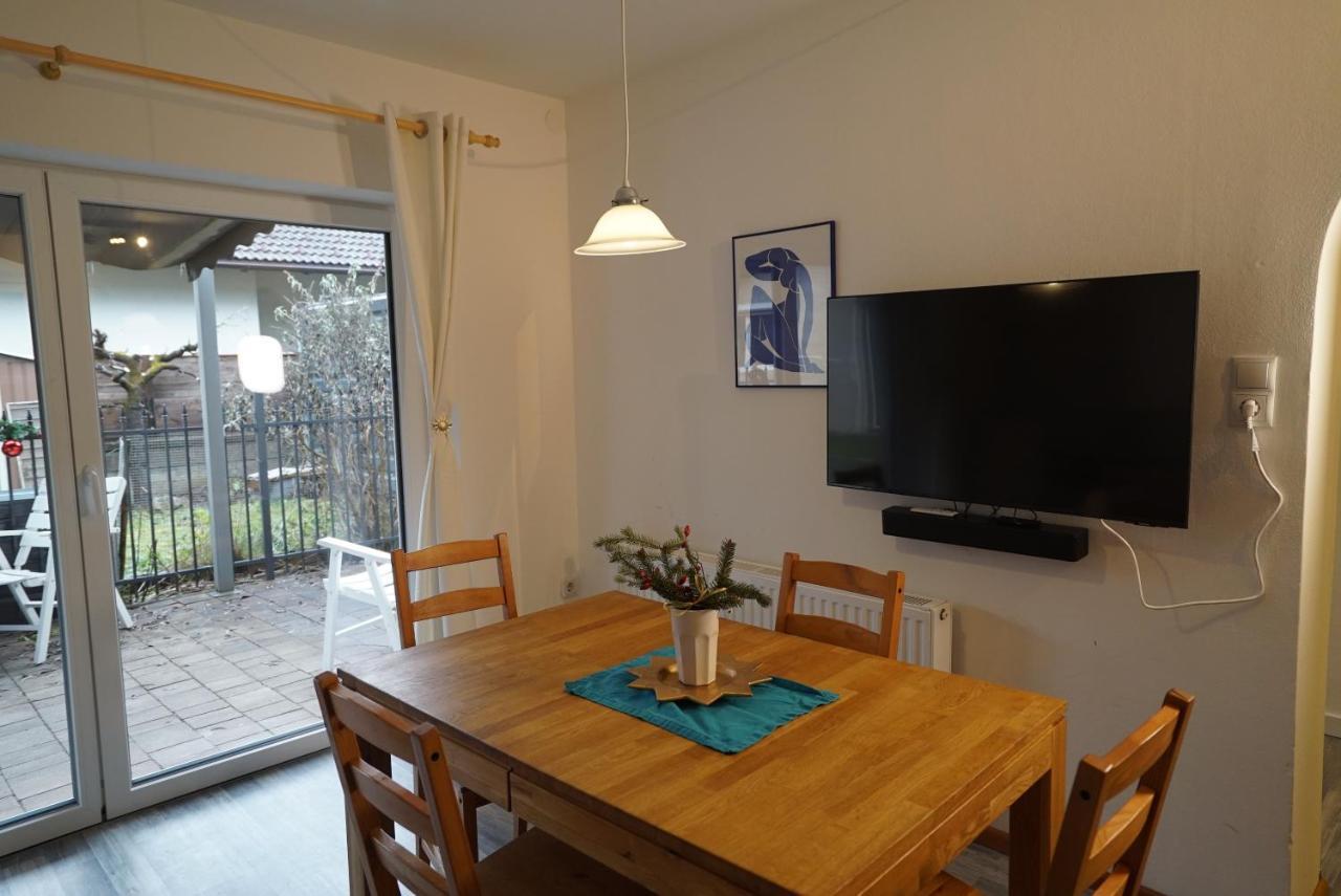Stylish & Spacious Apartment With Patio シュタムス エクステリア 写真